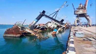 ​محكمة عدن التجارية تصدر قراراً ببيع  السفن الجانحة والمتهالكة في ميناء عدن 
